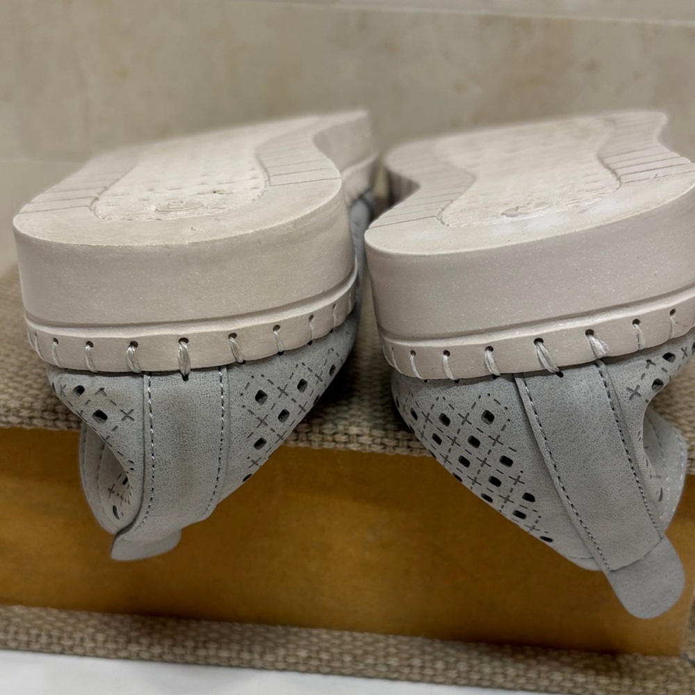 Easy Street Wonen’s Laser Cut Perforated Gray Slip-Ons, 9 - Picture 7 of 9